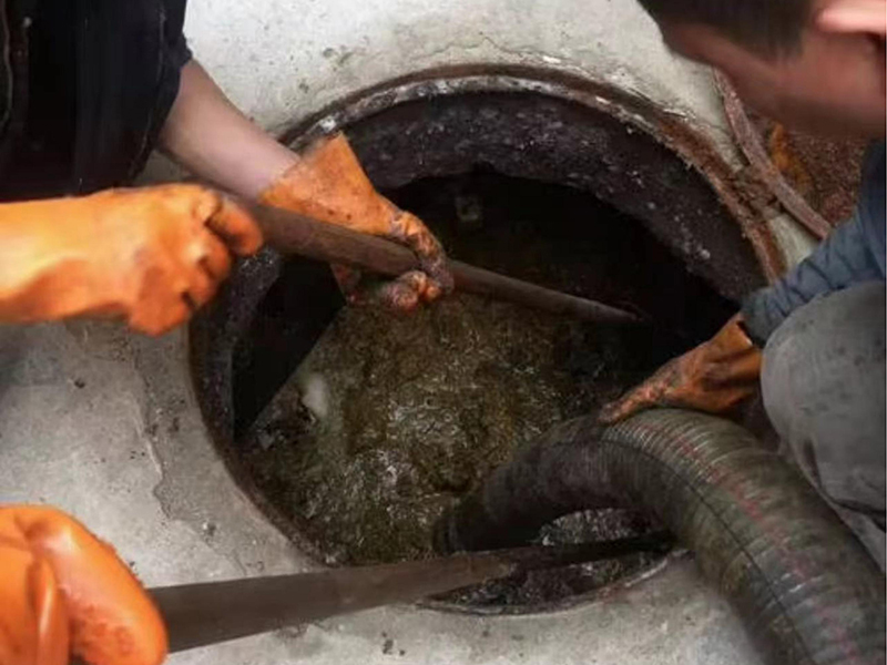 盱眙清理化粪池时如何避免沼气的危害?